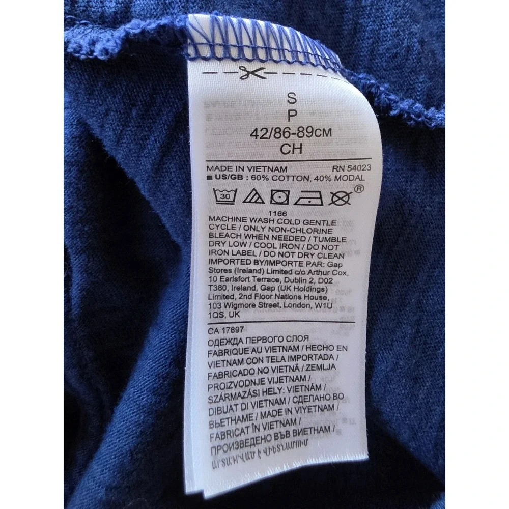 Banana Republic Women's V-Neck T-Shirt S Blue Short Sleeve Casual Cotton Tee